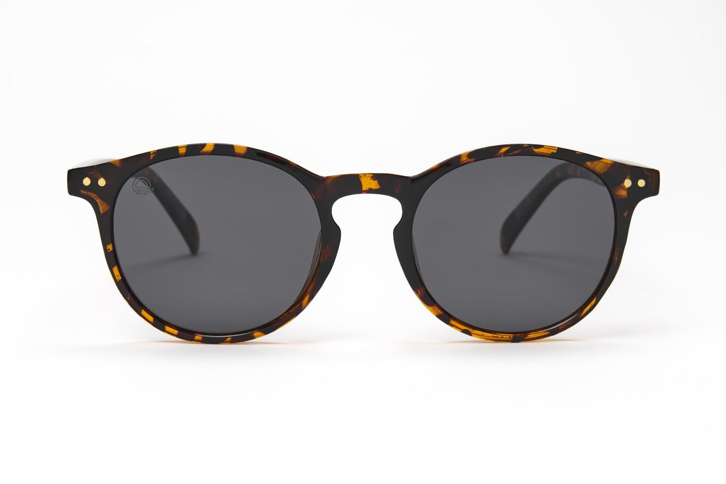 Luma sustainable sunglasses face on  product view Fowey model